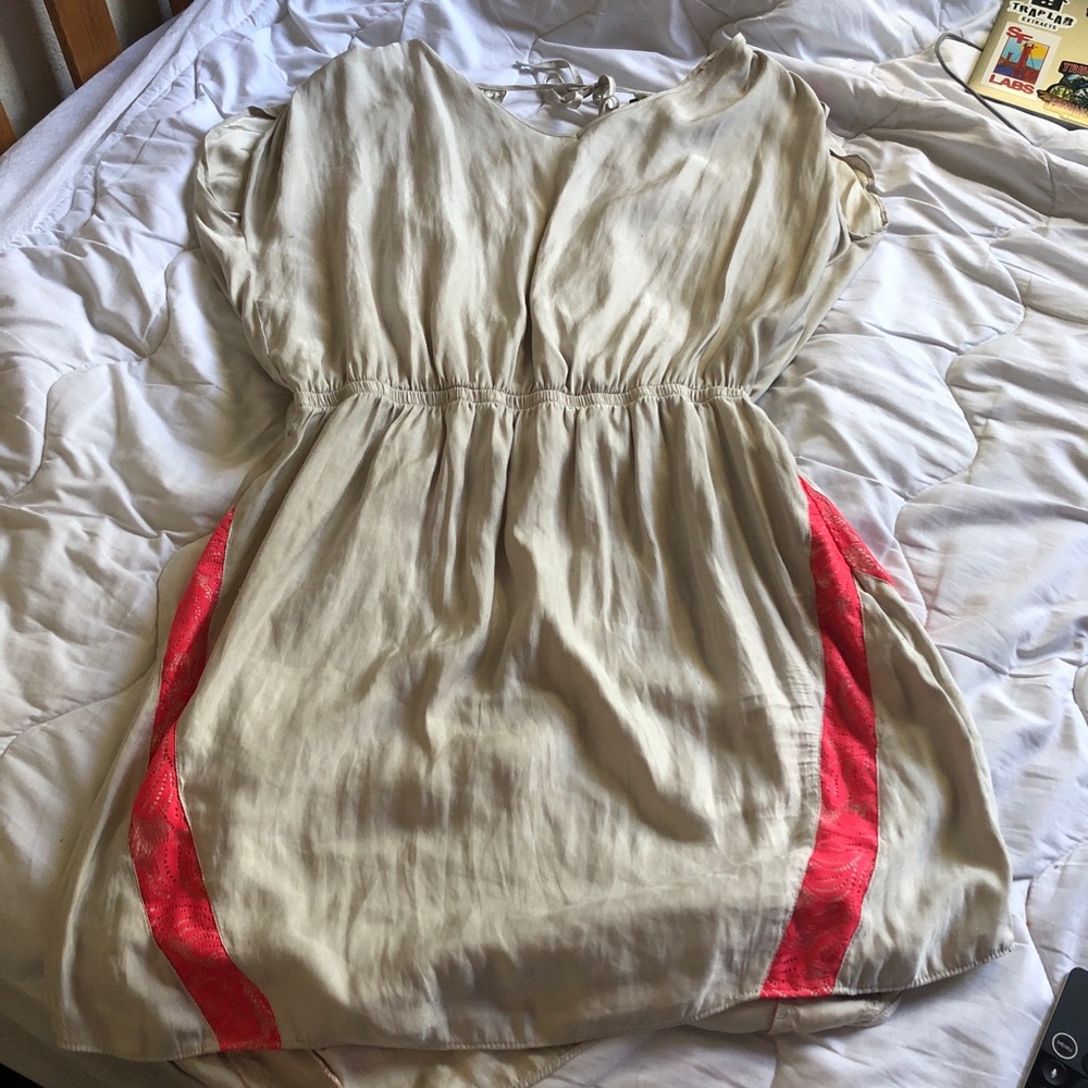 creme/pink dress